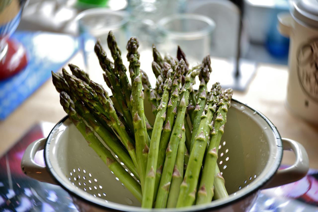 asparagus-g47083ef1f_1280